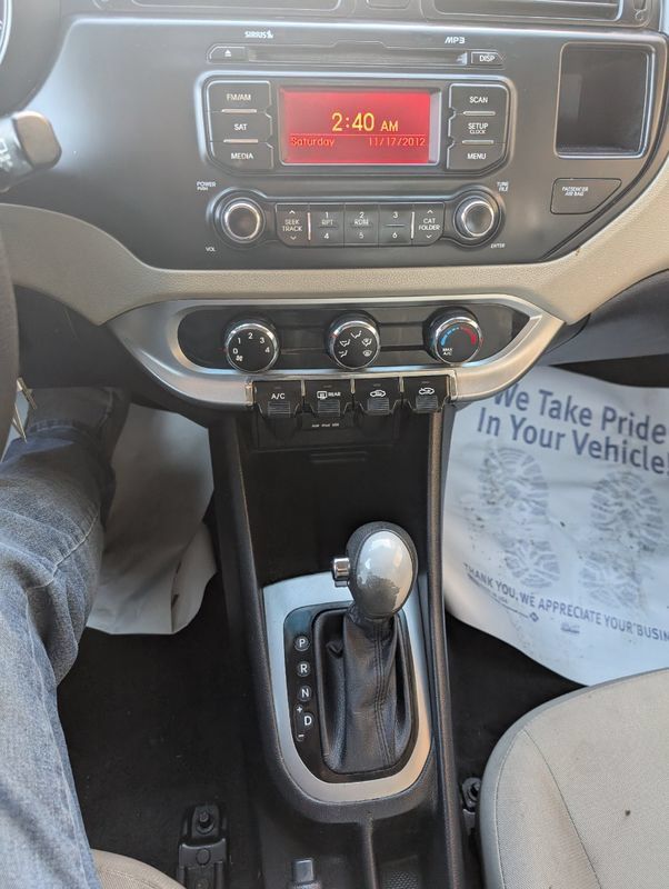 Used 2013 Kia Rio LX FWD image 32