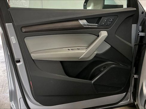 Used 2022 Audi Q5 2.0T Premium w/ Convenience Package image 25