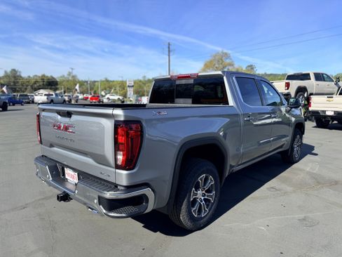 New 2026 GMC Sierra 1500 SLE w/ X31 Off-Road Package image 4