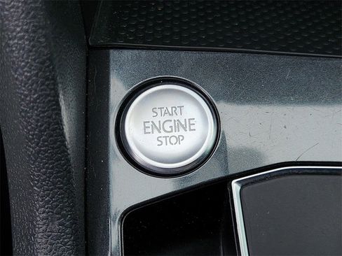 Used 2018 Volkswagen Tiguan SEL image 20