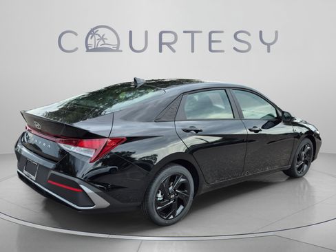 New 2026 Hyundai Elantra SEL Sport FWD image 5