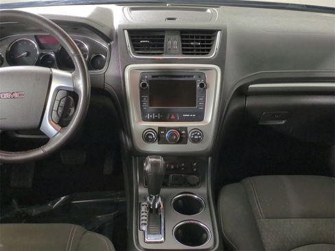 Used 2015 GMC Acadia SLE image 17