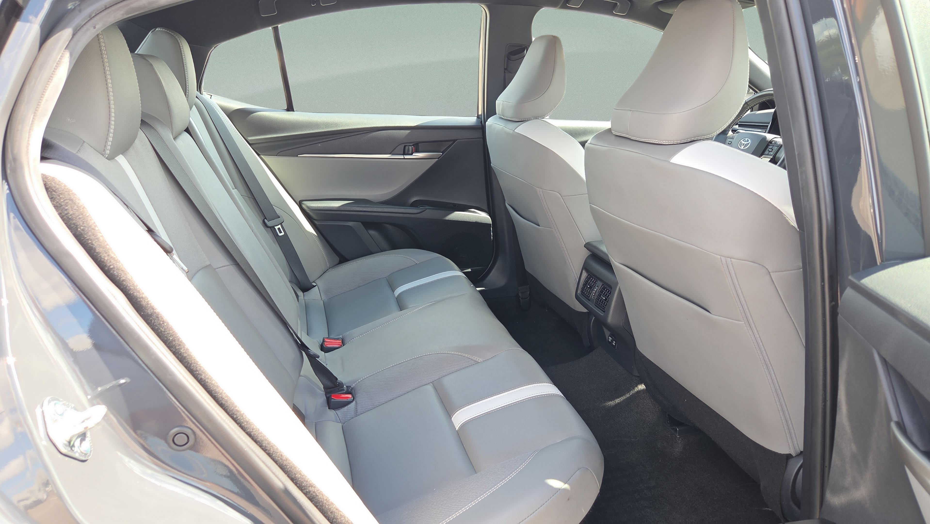 Certified 2025 Toyota Camry SE FWD image 14
