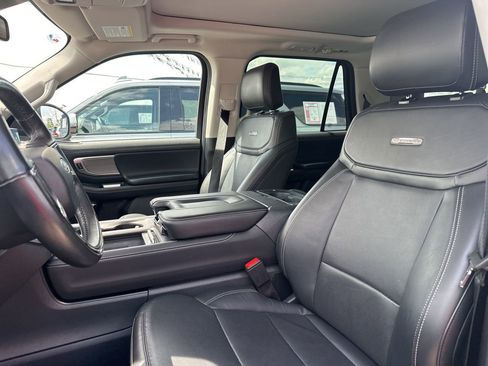 Used 2025 Ford Expedition Max Platinum image 8