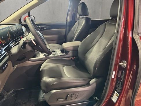 New 2026 Kia Carnival LXS FWD image 9