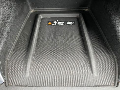 Used 2022 Chevrolet Traverse LT w/ LT Premium Package image 32