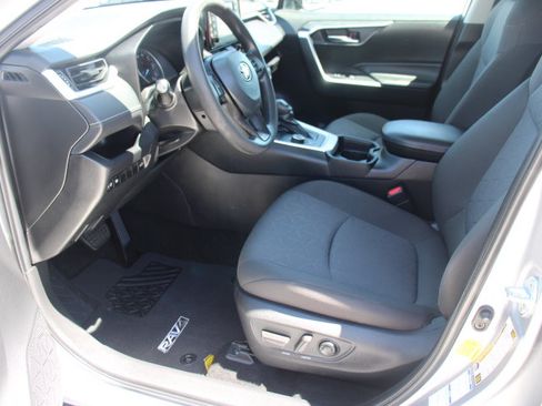 Certified 2021 Toyota RAV4 XLE w/ Convenience Package AWD/4WD image 11