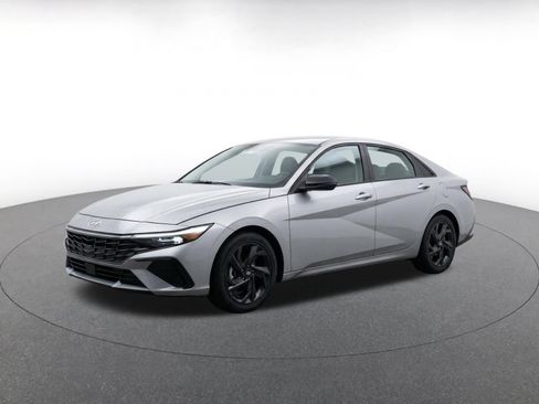 Used 2026 Hyundai Elantra Sport FWD image 3