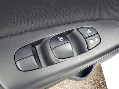 Used 2019 Nissan Sentra SV w/ Special Edition Package image 9