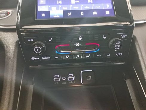Certified 2024 Jeep Grand Cherokee Altitude AWD/4WD image 22