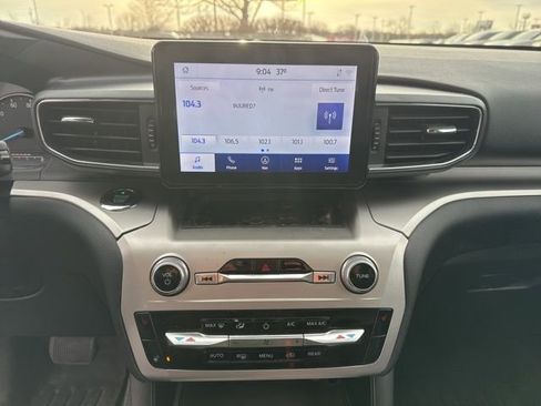 Used 2021 Ford Explorer XLT w/ Equipment Group 202A image 17