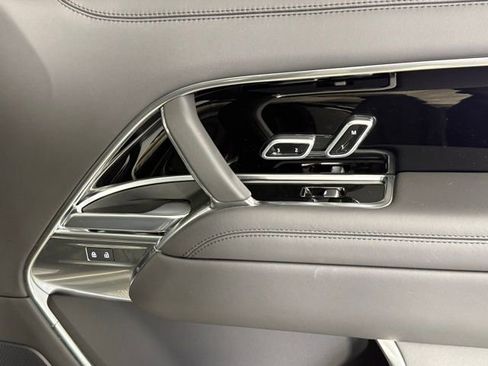 Used 2025 Land Rover Range Rover SE image 28