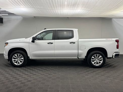 Used 2024 Chevrolet Silverado 1500 Custom image 2
