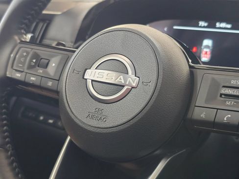 Used 2025 Nissan Pathfinder Platinum AWD/4WD image 21