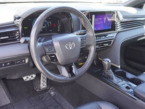 Used 2025 Toyota Camry SE w/ Convenience Package AWD/4WD image 10