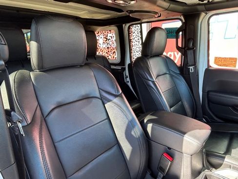Used 2022 Jeep Wrangler Unlimited Sahara image 14