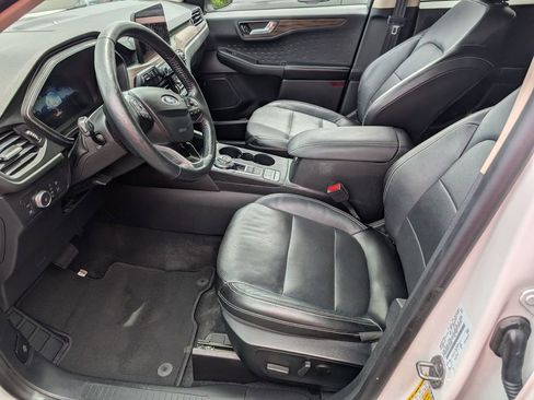Used 2020 Ford Escape Titanium FWD image 11