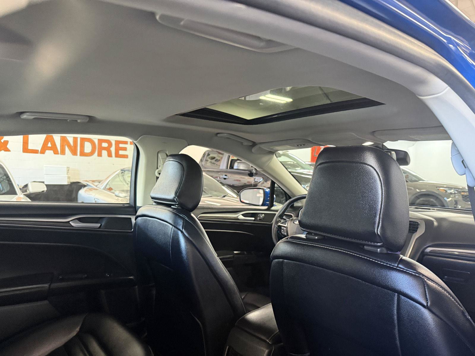 Used 2020 Ford Fusion SEL FWD image 23
