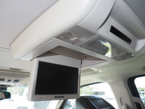Used 2008 Cadillac Escalade AWD image 16