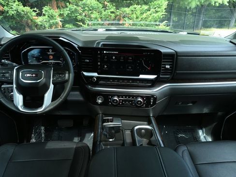 Used 2023 GMC Sierra 1500 SLT w/ SLT Premium Package AWD/4WD image 17