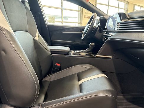 Used 2025 Toyota Camry SE w/ Convenience Package FWD image 25