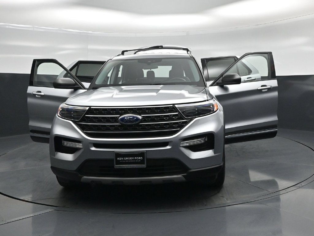 Certified 2022 Ford Explorer XLT w/ Equipment Group 202A AWD/4WD image 27