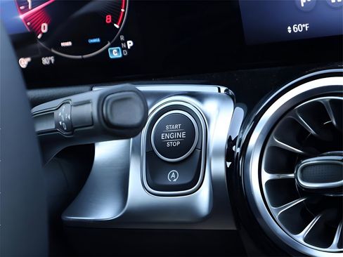 Certified 2025 Mercedes-Benz GLB 250 4MATIC image 29