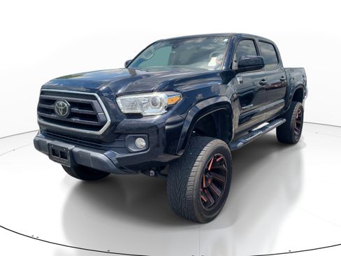 Used 2021 Toyota Tacoma SR5 w/ SR5 Appearance Package (SM) RWD image 3
