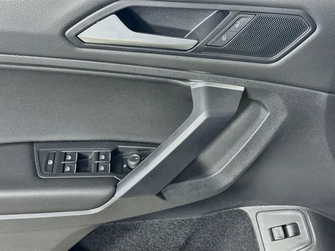 Used 2021 Volkswagen Tiguan SEL AWD/4WD image 11