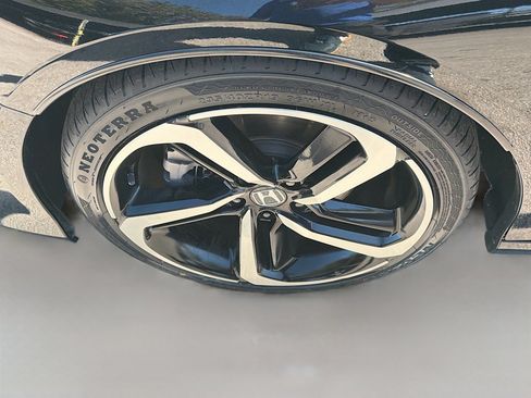 Certified 2022 Honda Accord Sport image 35