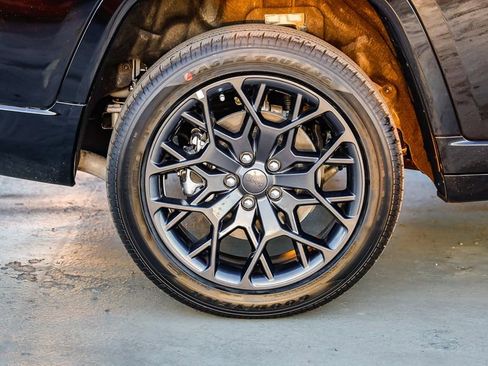 New 2026 Jeep Grand Cherokee L Summit image 11