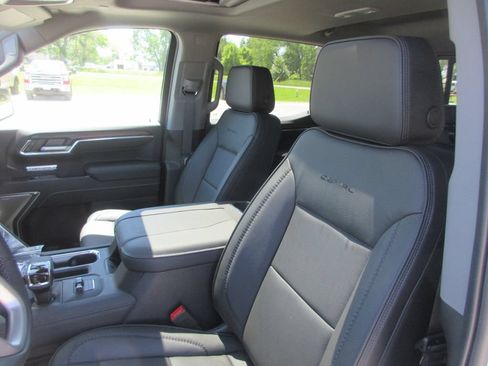 New 2026 GMC Sierra 1500 Denali w/ Denali Reserve Package AWD/4WD image 16