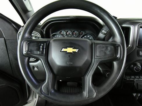 Used 2022 Chevrolet Silverado 1500 W/T w/ Trailering Package image 2