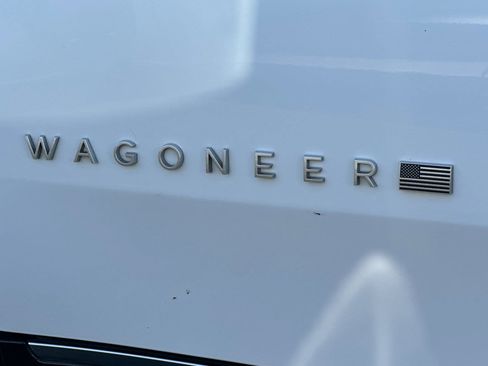 Used 2024 Jeep Wagoneer L Series II w/ Flexible Seating Group image 29