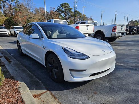 Used 2020 Tesla Model 3 Standard Range Plus image 5