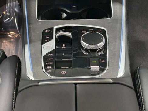 New 2026 BMW X5 xDrive50e image 17