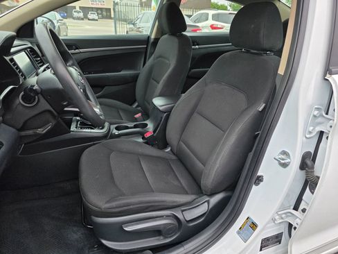 Used 2019 Hyundai Elantra SEL FWD image 9