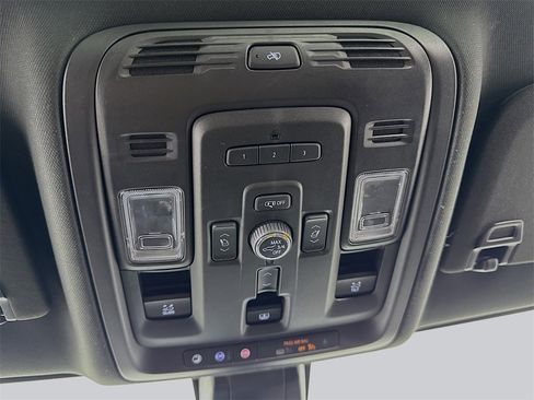 Used 2021 GMC Yukon Denali image 16