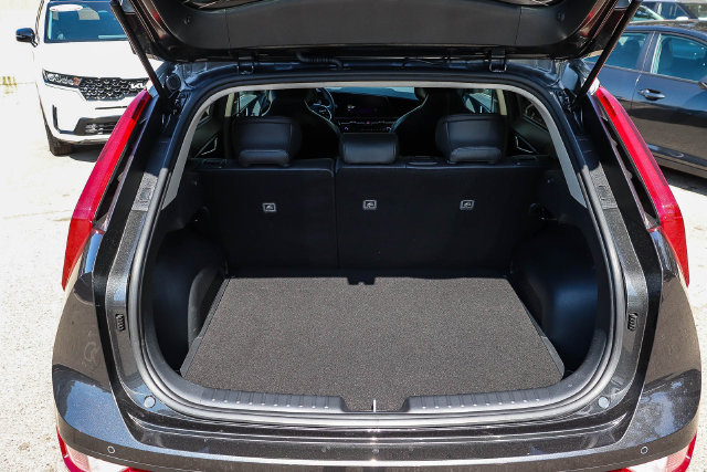 Certified 2025 Kia Niro EX FWD image 24