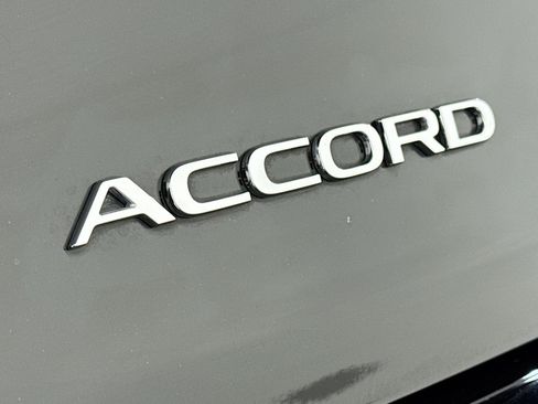 Used 2025 Honda Accord Touring image 9