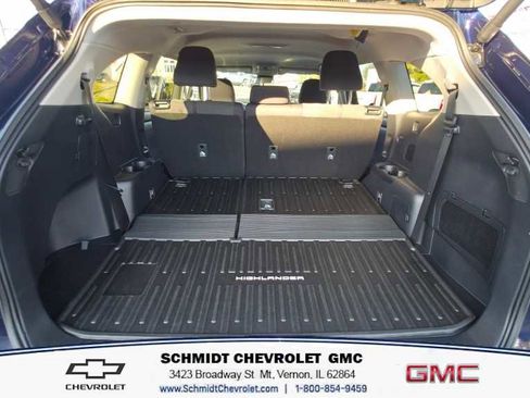 Used 2024 Toyota Highlander LE image 9