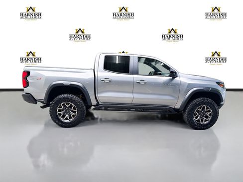 Used 2026 Chevrolet Colorado ZR2 w/ Technology Package AWD/4WD image 5
