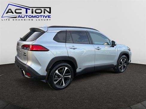 Used 2023 Toyota Corolla Cross HYBRID XSE image 8