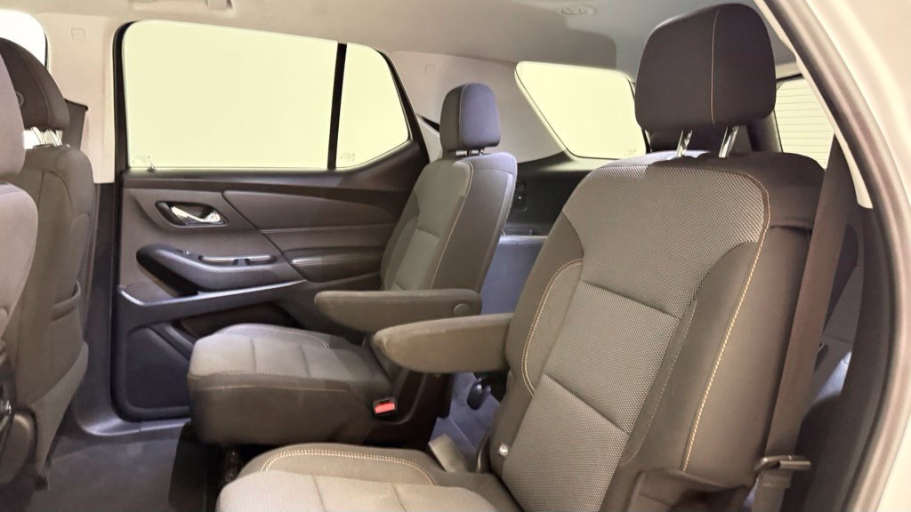 Used 2021 Chevrolet Traverse LT FWD image 30