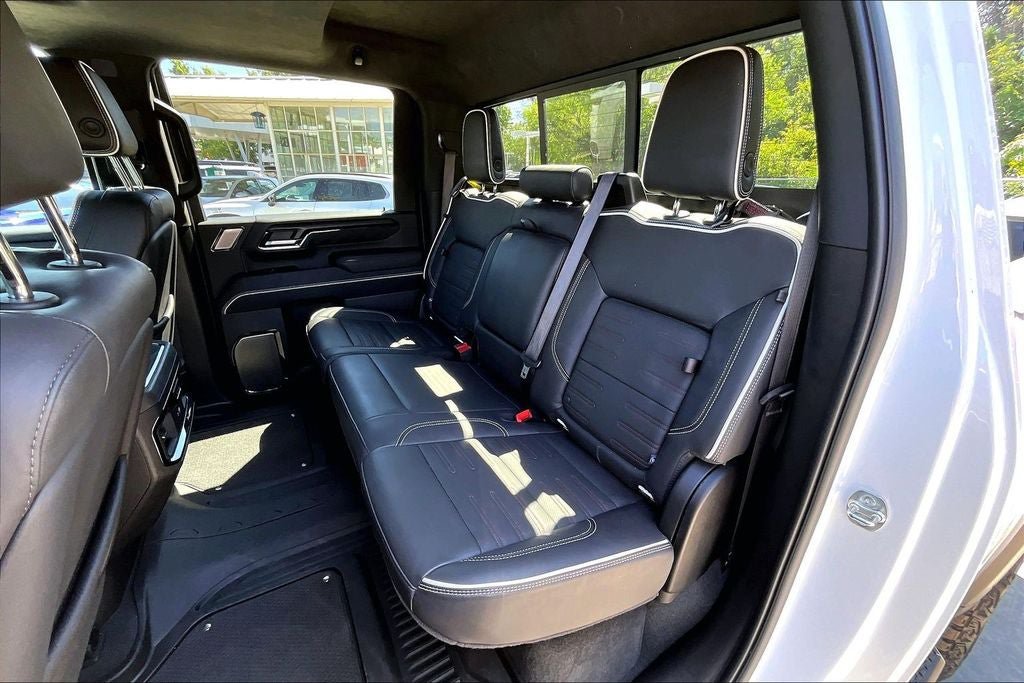 Used 2025 GMC Sierra 2500 AT4X AWD/4WD image 19