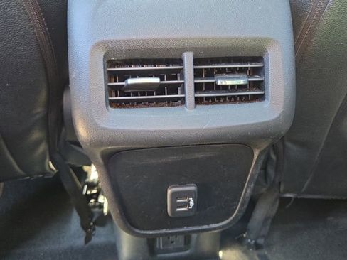 Used 2019 Chevrolet Equinox LT w/ Sun & Navigation Package FWD image 16