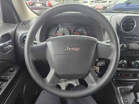 Used 2010 Jeep Patriot Sport image 7