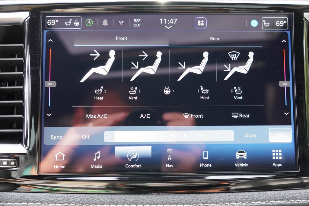 Used 2025 Chrysler Pacifica Limited FWD image 30