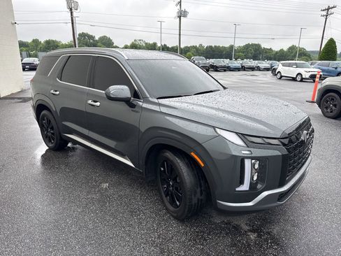 Used 2025 Hyundai Palisade SEL FWD image 3