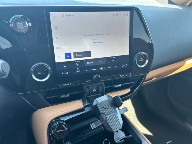 Used 2025 Lexus NX 250 FWD w/ Towing Package (2000 Lbs) image 48